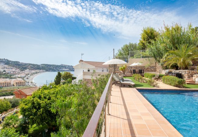 Villa in La Herradura - Dream Stay! Heated Pool, 15 Guests, Near Beach Villa in La Herradura - Dream Stay! Heated Pool, 15 Guests, Near Beach