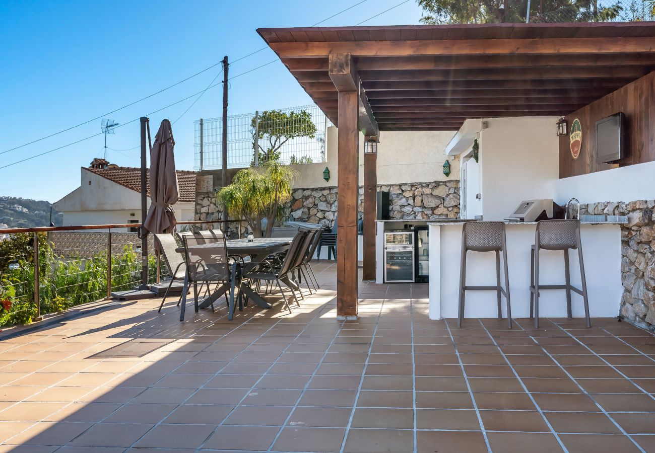 Villa in La Herradura - Dream Stay! Heated Pool, 15 Guests, Near Beach