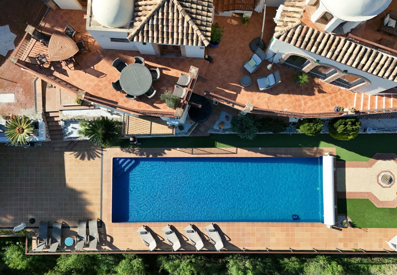 Villa in La Herradura - Dream Stay! Heated Pool, 15 Guests, Near Beach