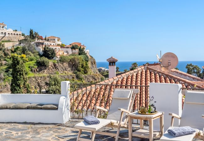 Villa in Almuñecar - Elegant Retreat with Stunning Sea Views Villa in Almuñecar - Elegant Retreat with Stunning Sea Views