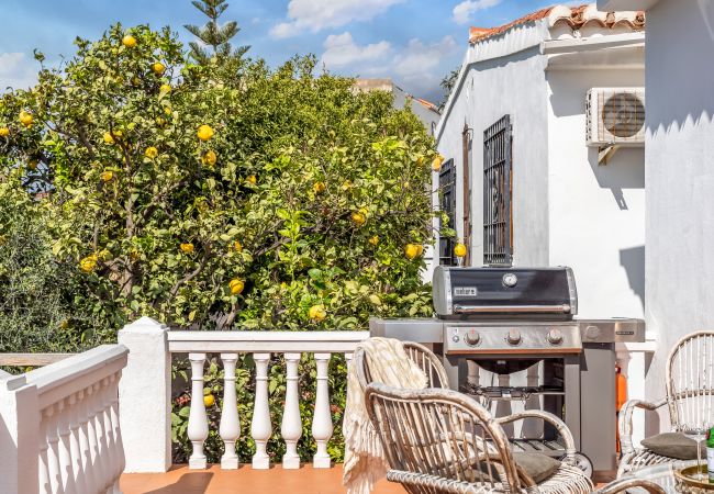 Villa in Almuñecar - Elegant Retreat with Stunning Sea Views Villa in Almuñecar - Elegant Retreat with Stunning Sea Views