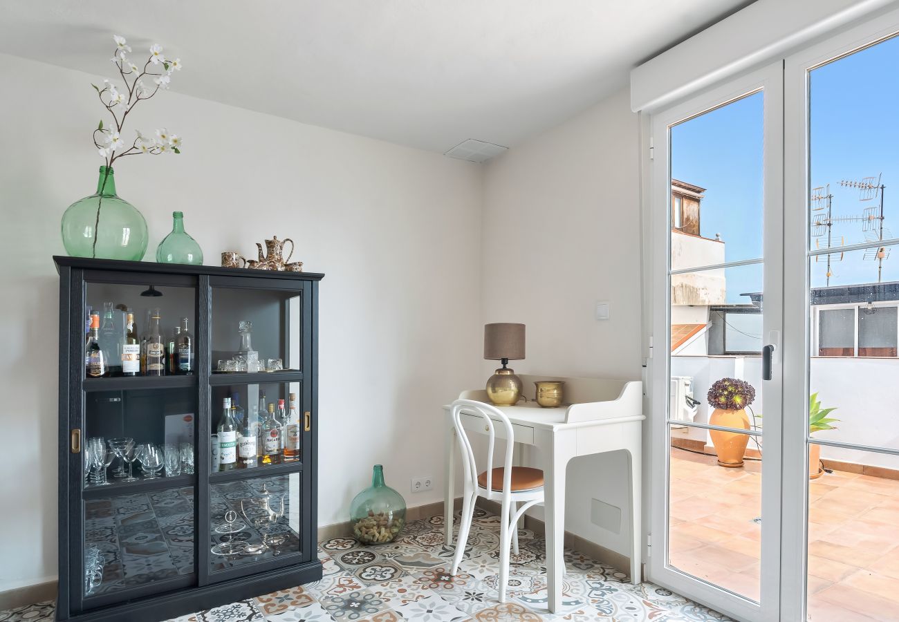 Townhouse in Almuñecar - Huge Terrace, Historic Cave & Close to the beach