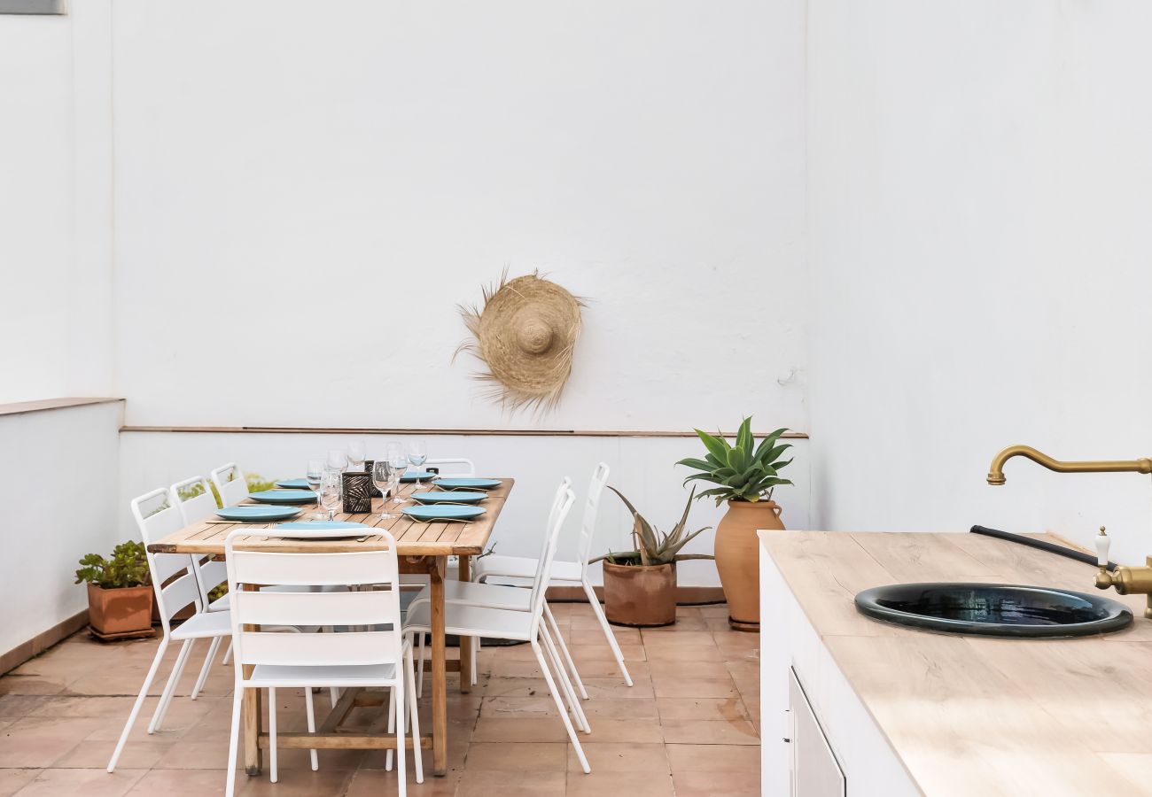 Townhouse in Almuñecar - Huge Terrace, Historic Cave & Close to the beach
