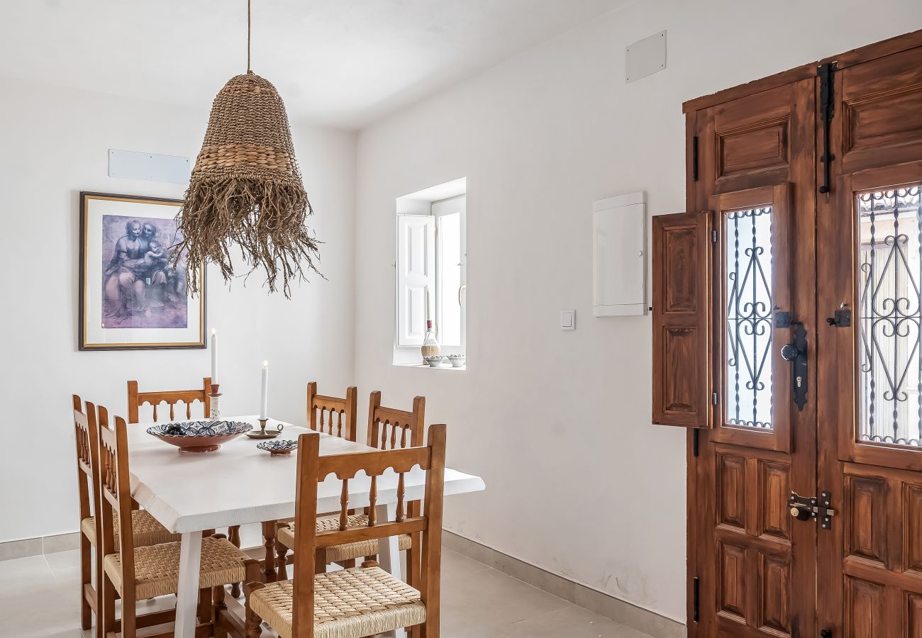 Townhouse in Almuñecar - Huge Terrace, Historic Cave & Close to the beach