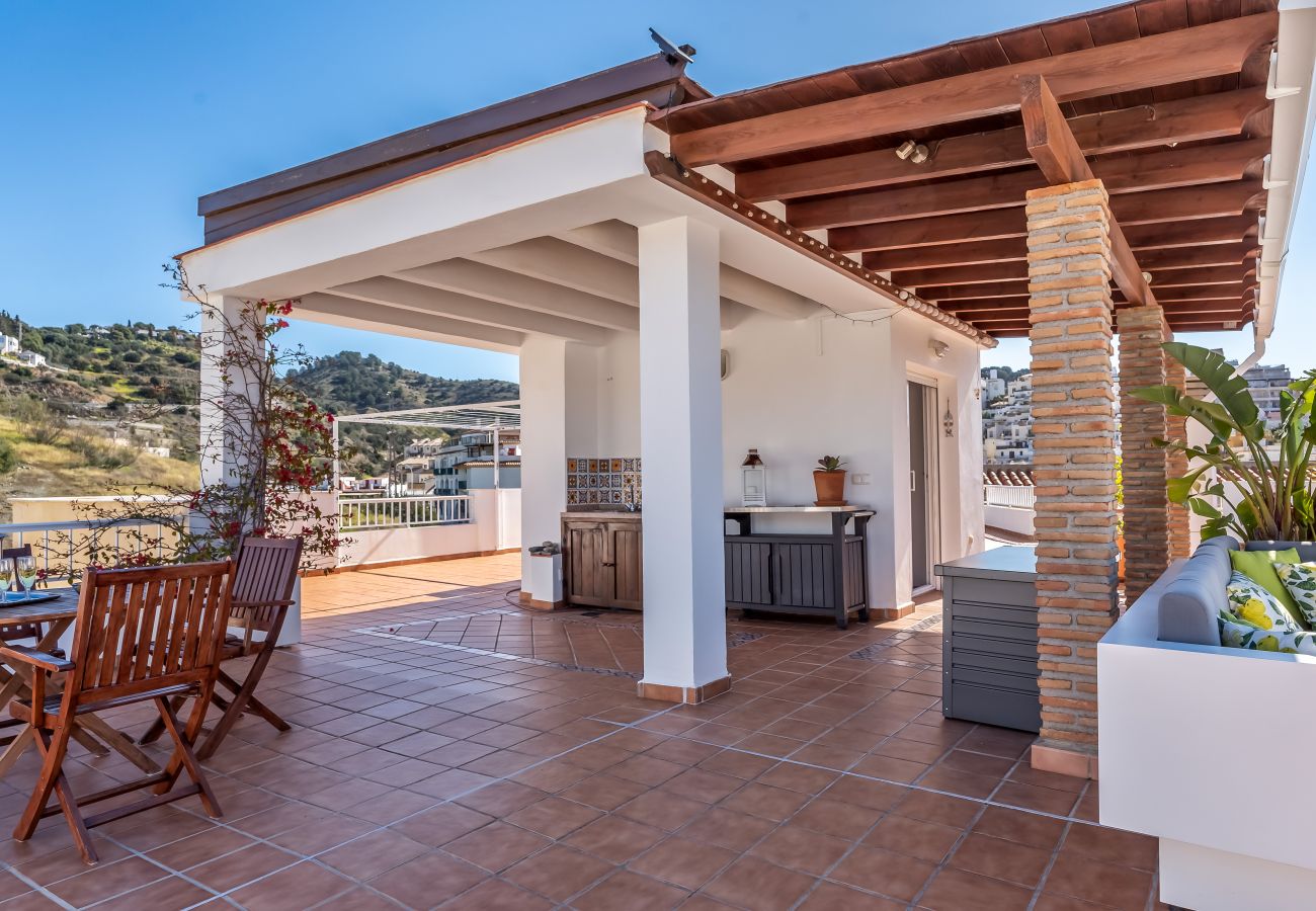 Apartment in La Herradura - Large Terrace & Sea Views, Near the Beach