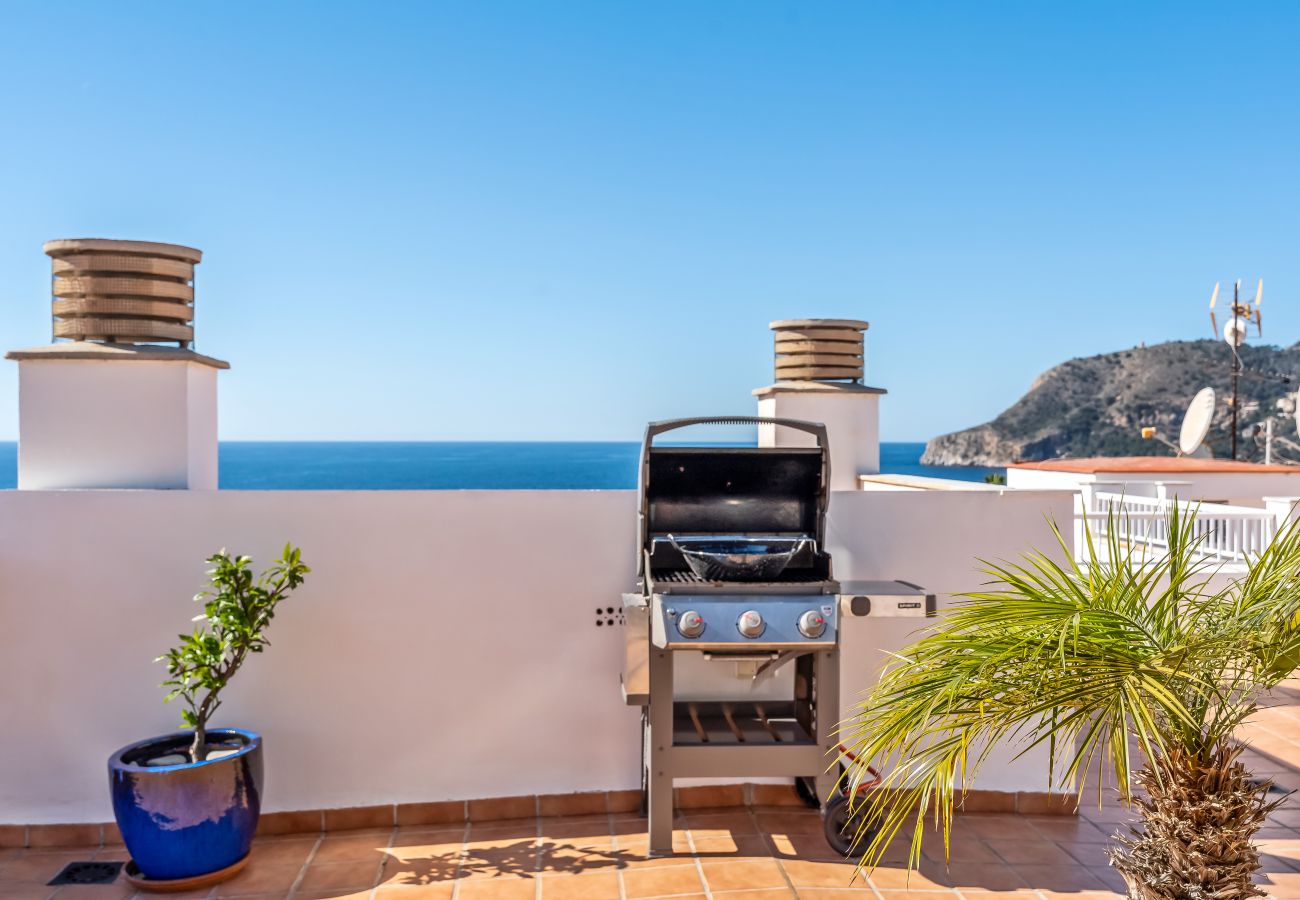 Apartment in La Herradura - Large Terrace & Sea Views, Near the Beach