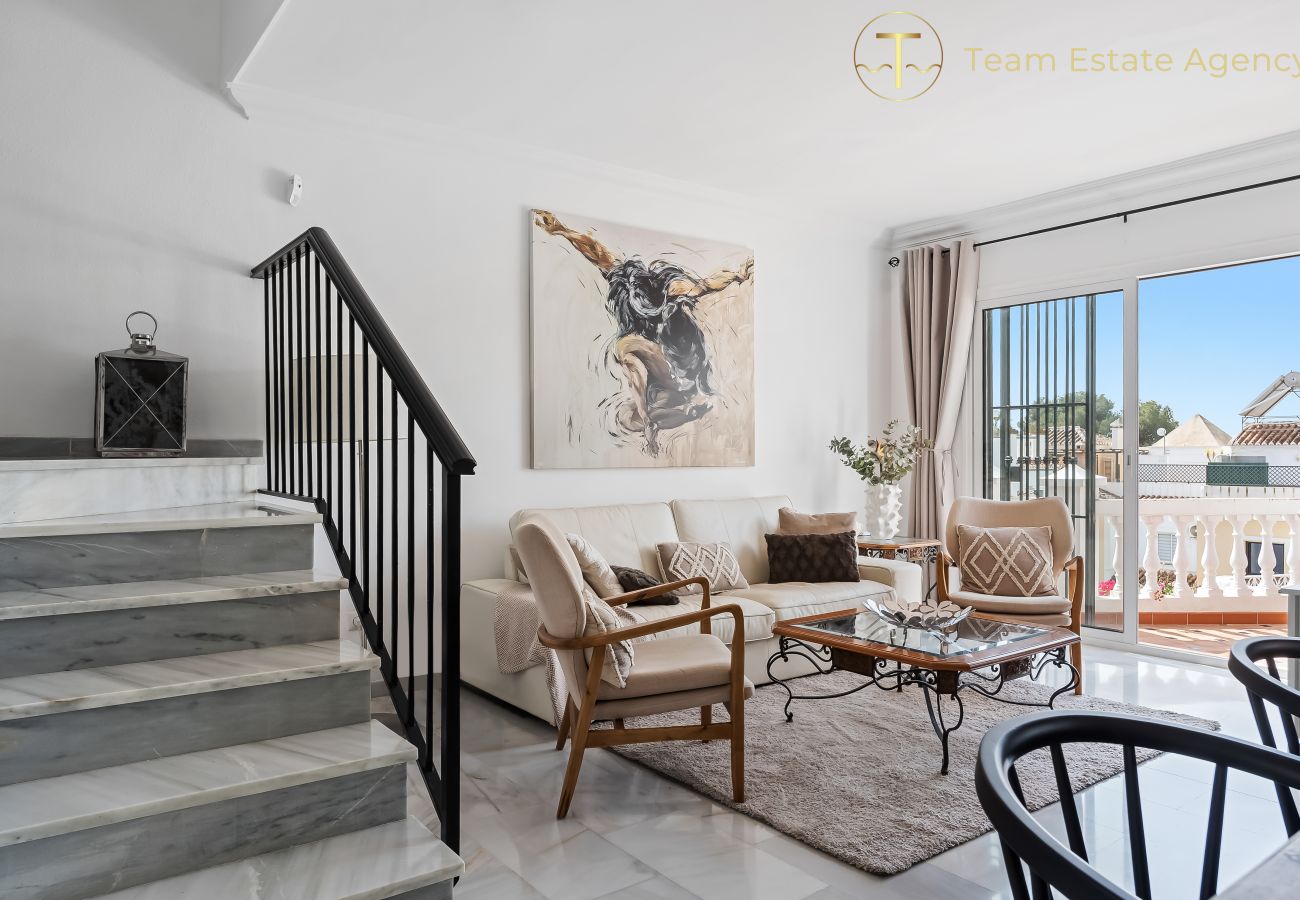 Townhouse in Nerja - Chic Retreat w/ Big Garden, Near Burriana Beach