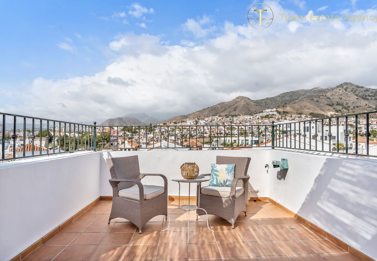 Townhouse in Nerja - Chic Retreat w/ Big Garden, Near Burriana Beach