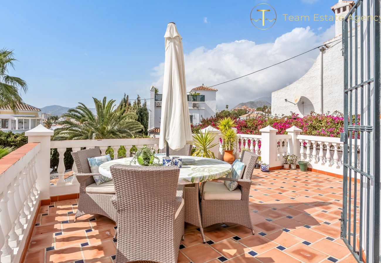 Townhouse in Nerja - Chic Retreat w/ Big Garden, Near Burriana Beach