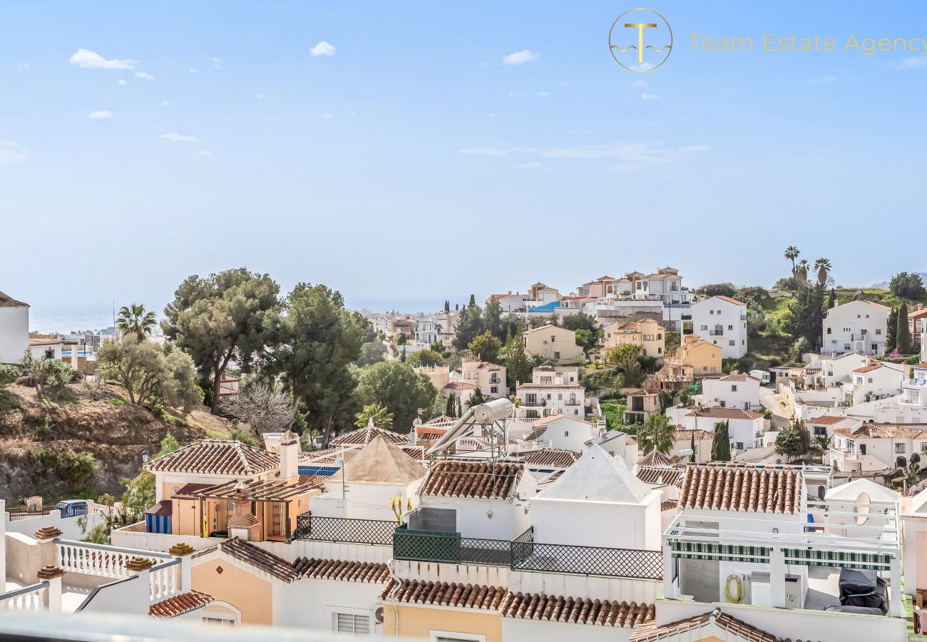 Townhouse in Nerja - Chic Retreat w/ Big Garden, Near Burriana Beach