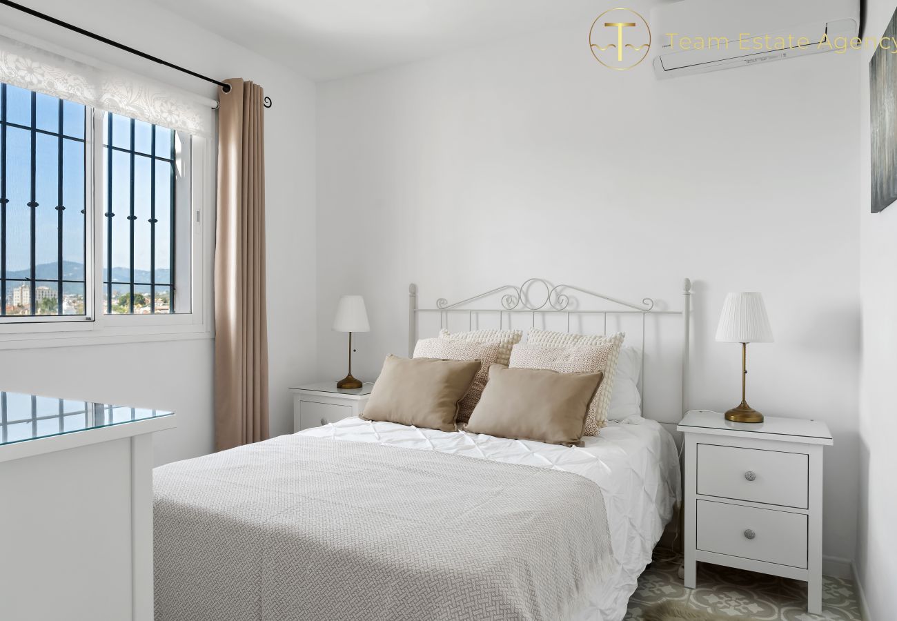 Townhouse in Nerja - Chic Retreat w/ Big Garden, Near Burriana Beach