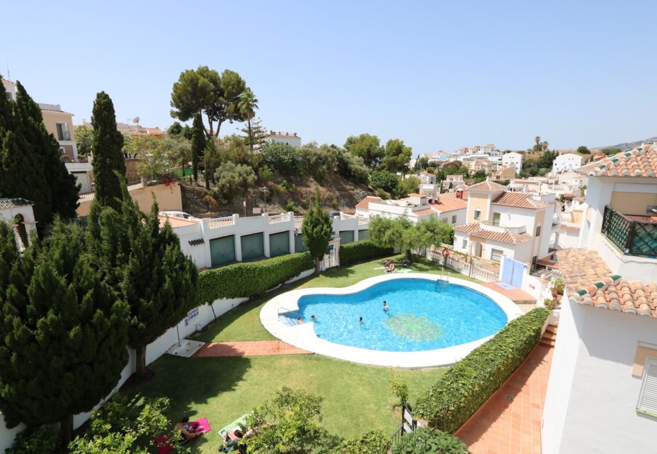 Townhouse in Nerja - Chic Retreat w/ Big Garden, Near Burriana Beach