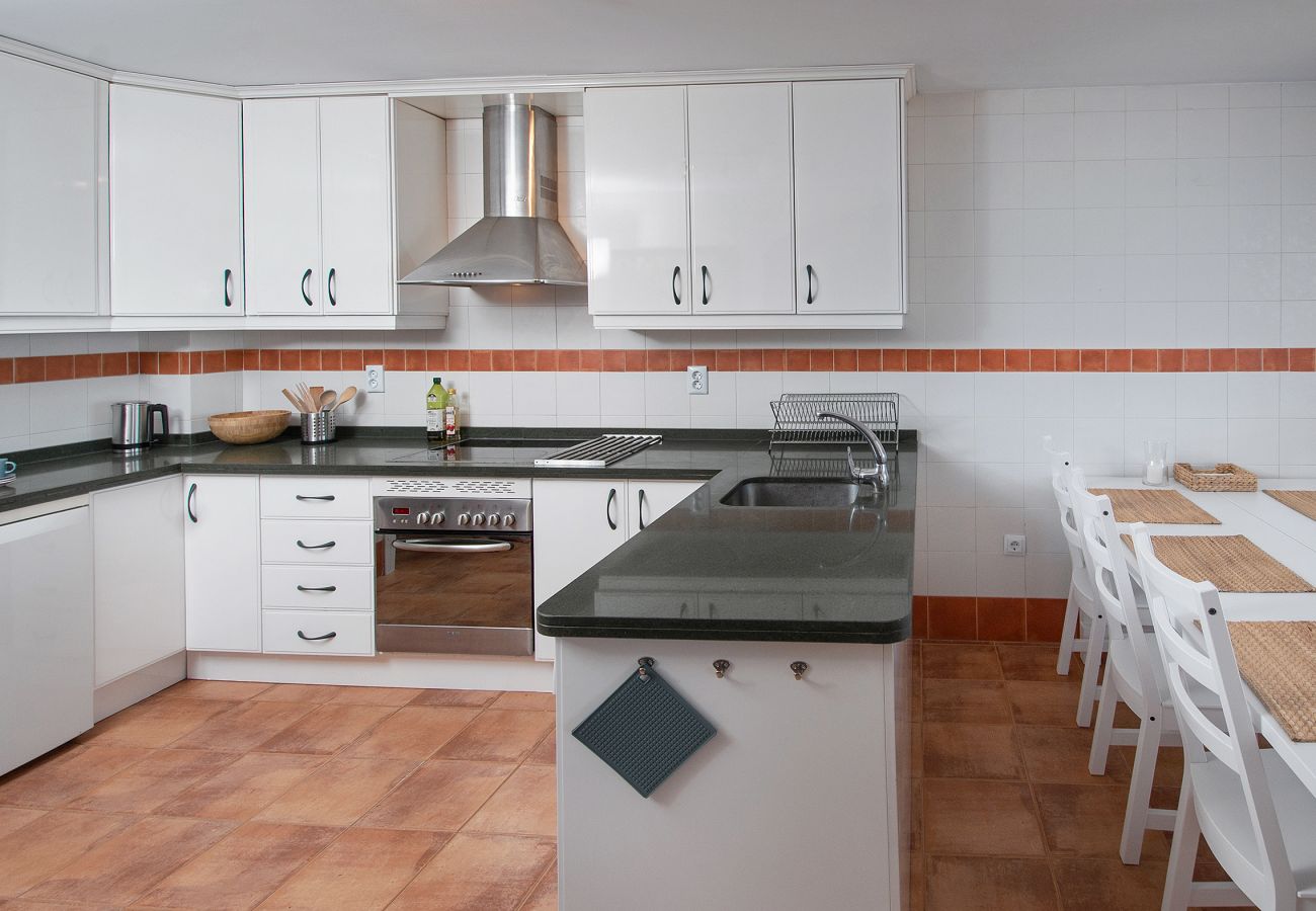 Terraced House in La Herradura - Stunning Views • Terrace • Pool & Parking