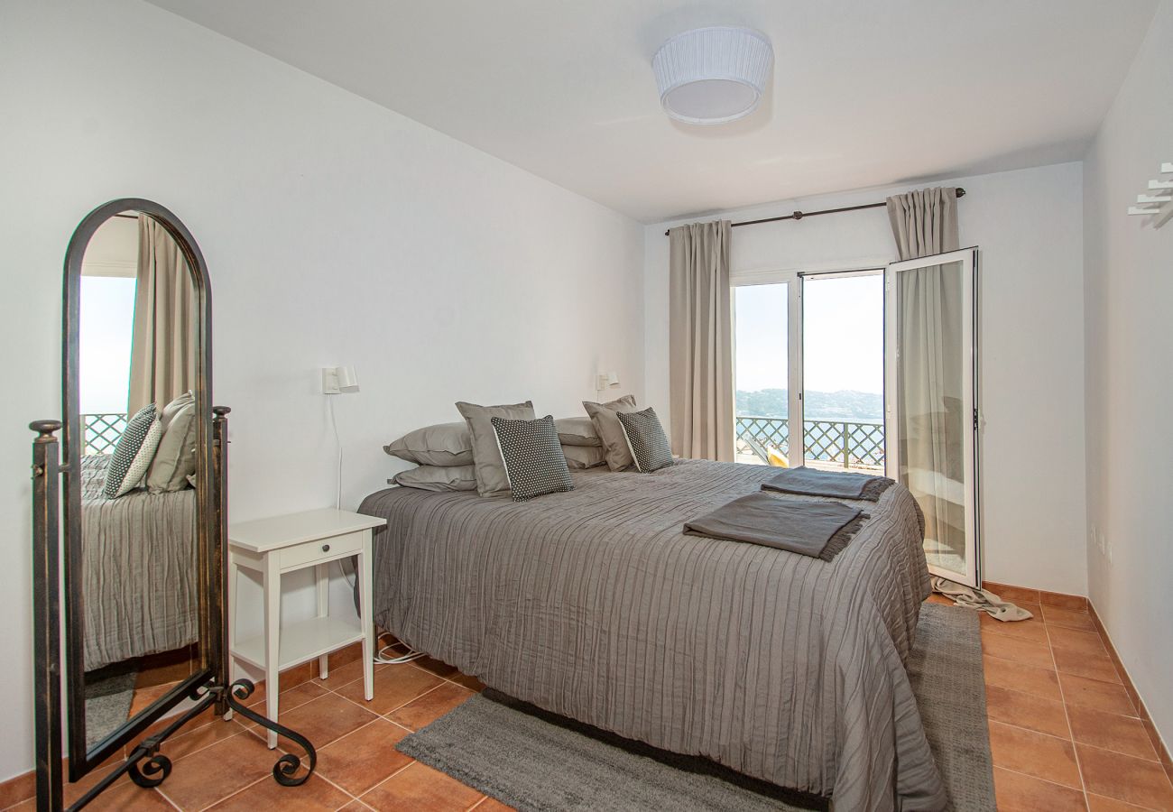 Terraced House in La Herradura - Stunning Views • Terrace • Pool & Parking