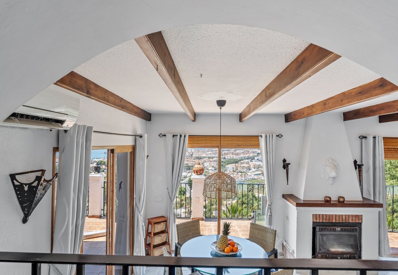 Villa in Almuñecar - Exclusive Villa with Panoramic Views and Private Pool