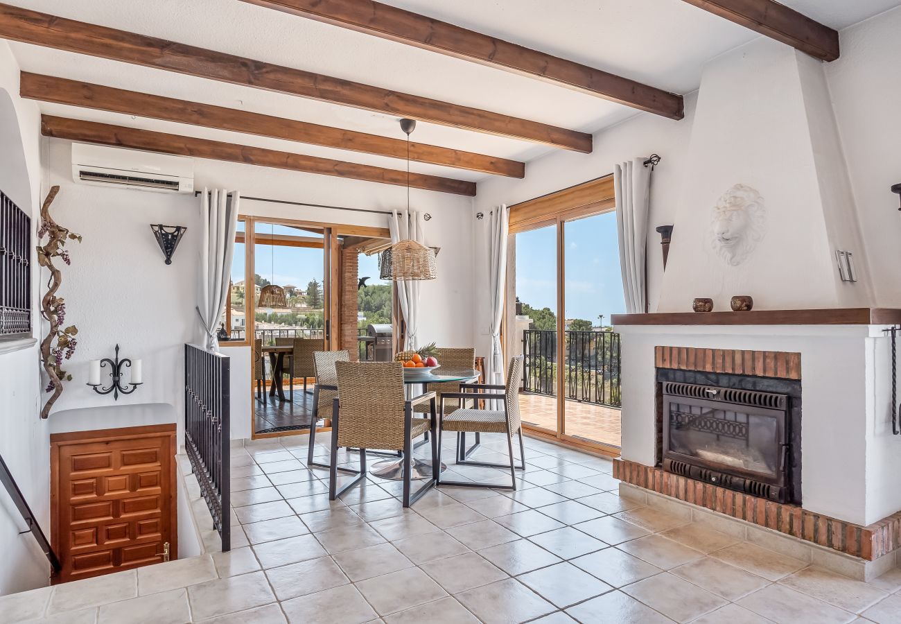 Villa in Almuñecar - Exclusive Villa with Panoramic Views and Private Pool