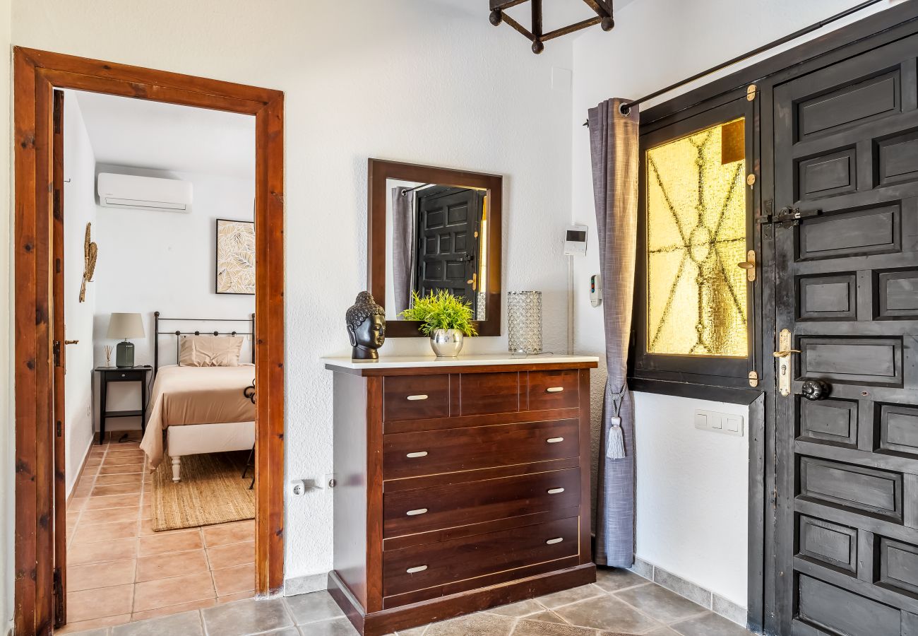 Villa in Almuñecar - Exclusive Villa with Panoramic Views and Private Pool