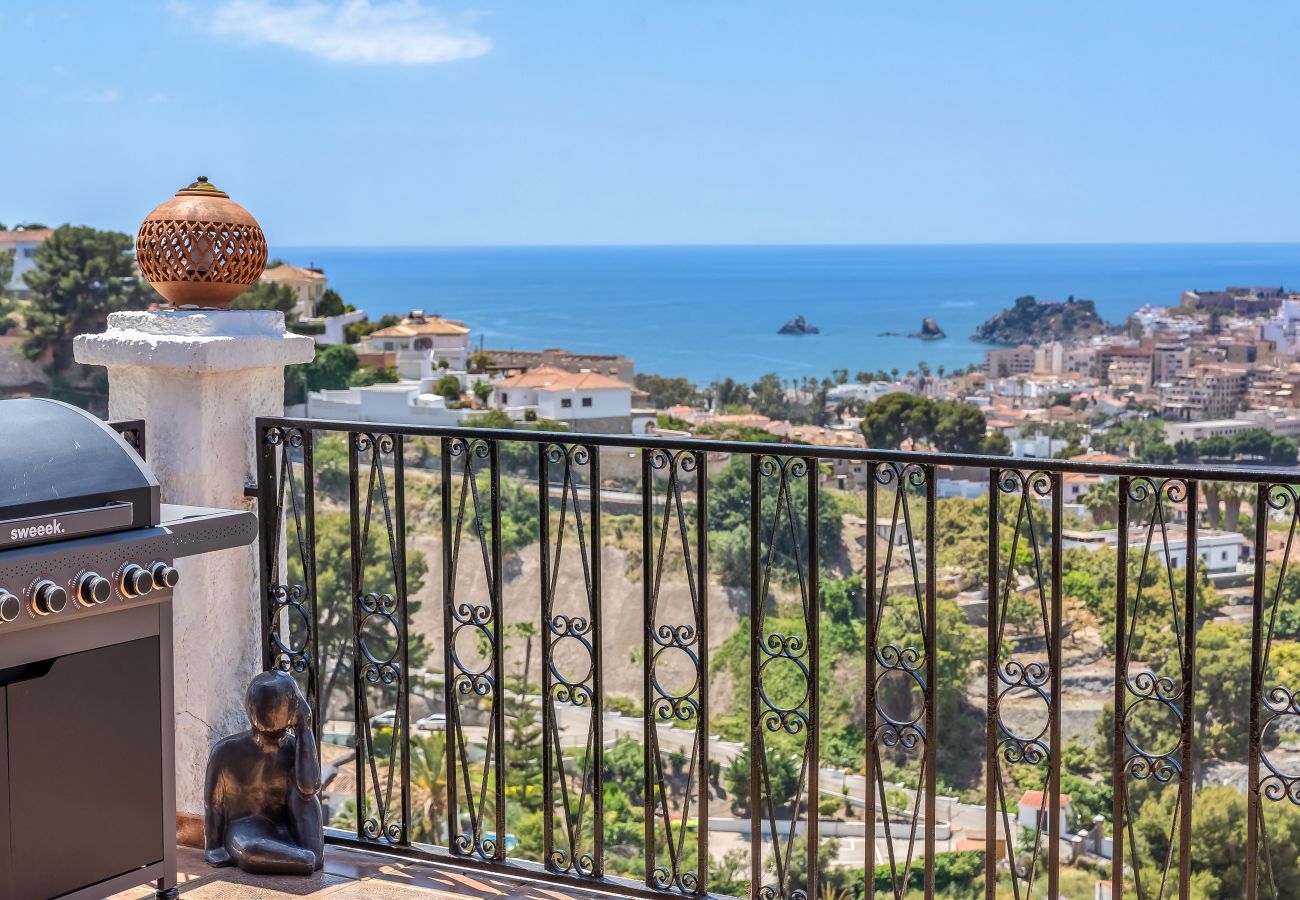 Villa in Almuñecar - Exclusive Villa with Panoramic Views and Private Pool