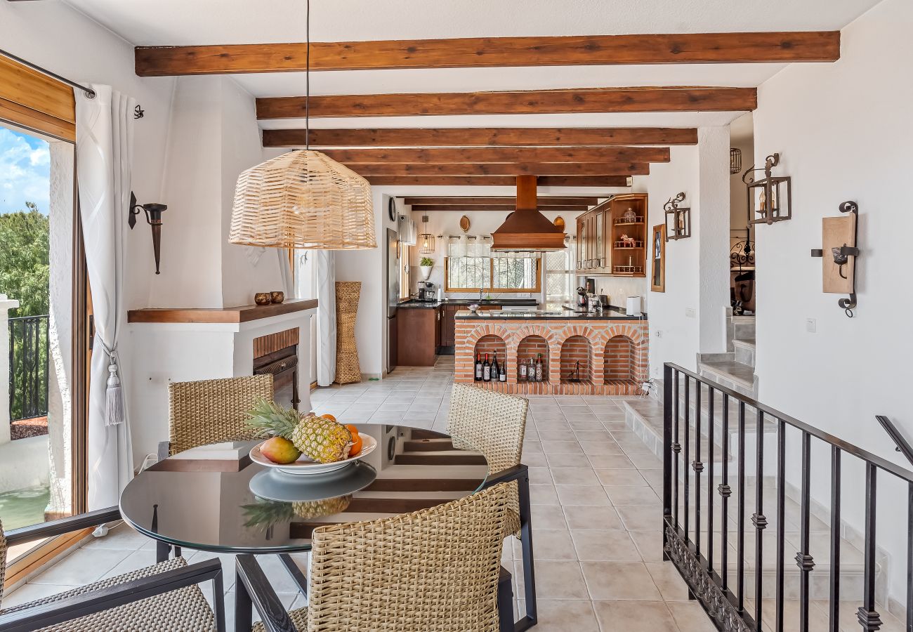 Villa in Almuñecar - Exclusive Villa with Panoramic Views and Private Pool