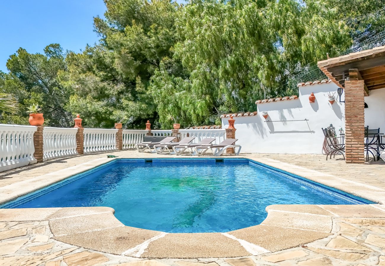 Villa in Almuñecar - Exclusive Villa with Panoramic Views and Private Pool