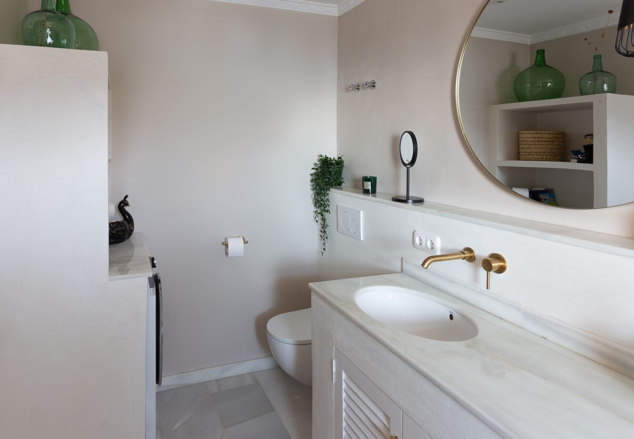 Apartment in Almuñecar - Spacious Terrace & Stunning Views