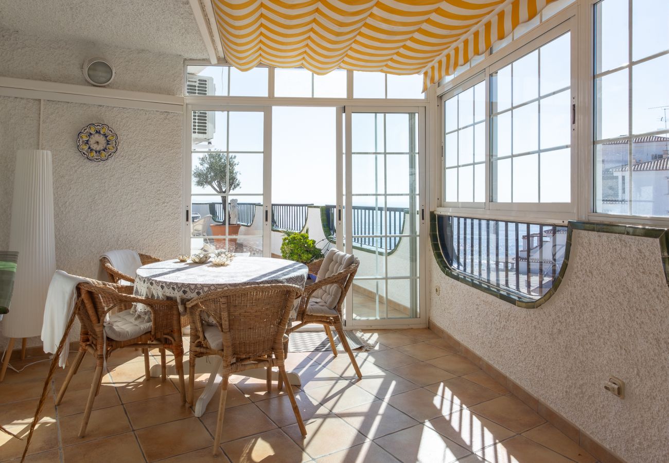Apartment in Almuñecar - Spacious Terrace & Stunning Views