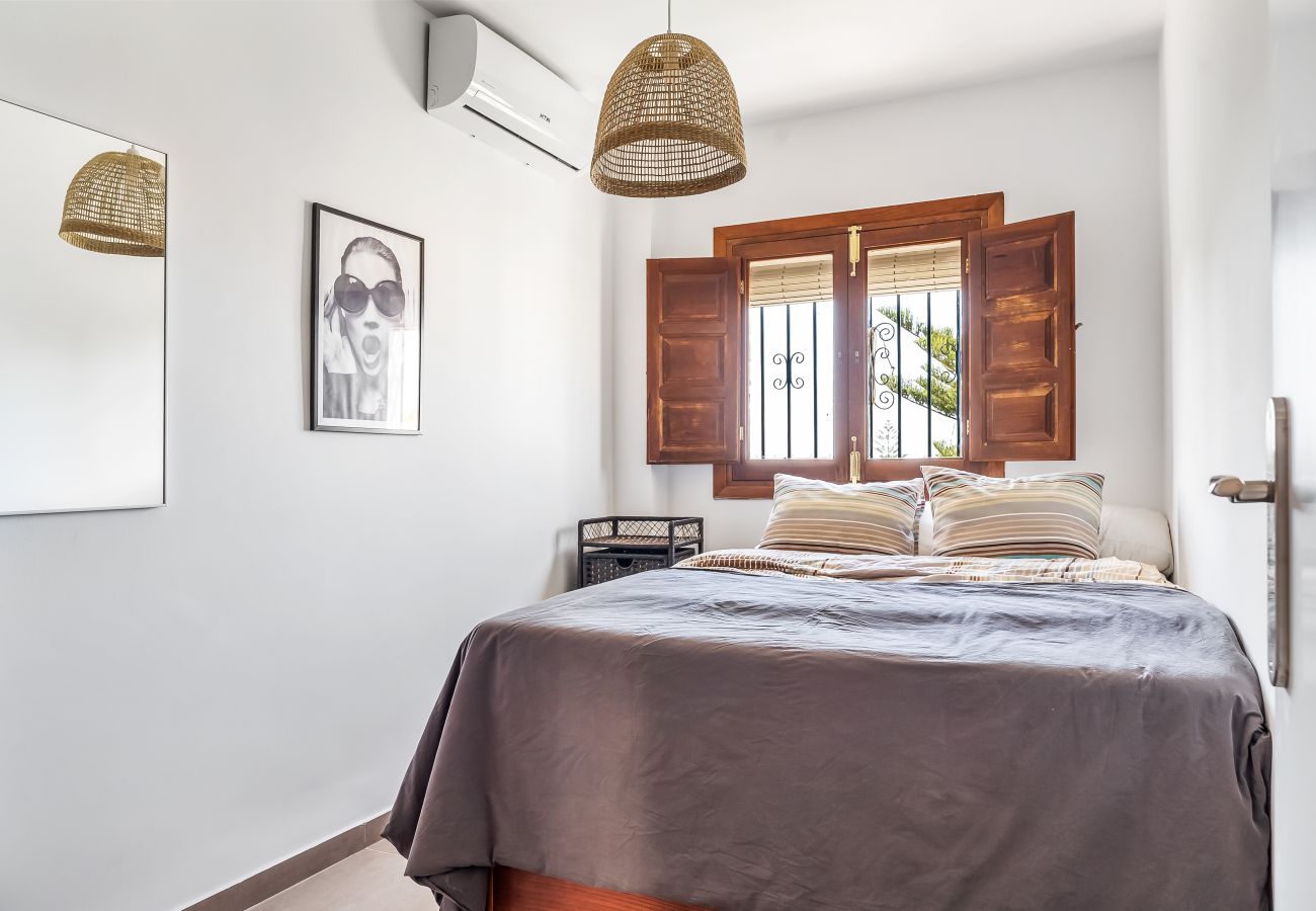 Terraced House in Nerja - Sunny Townhouse with Terrace in Nerja