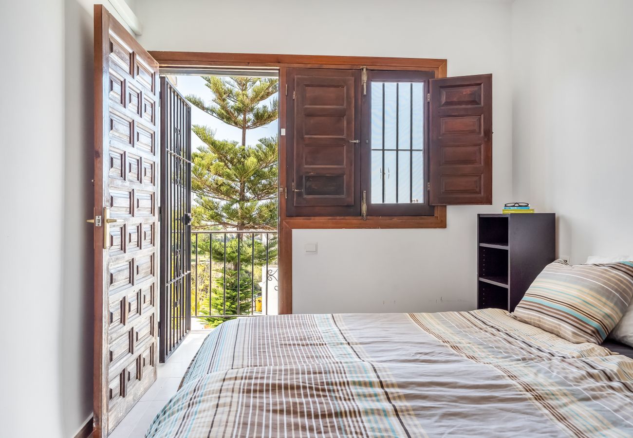 Terraced House in Nerja - Sunny Townhouse with Terrace in Nerja