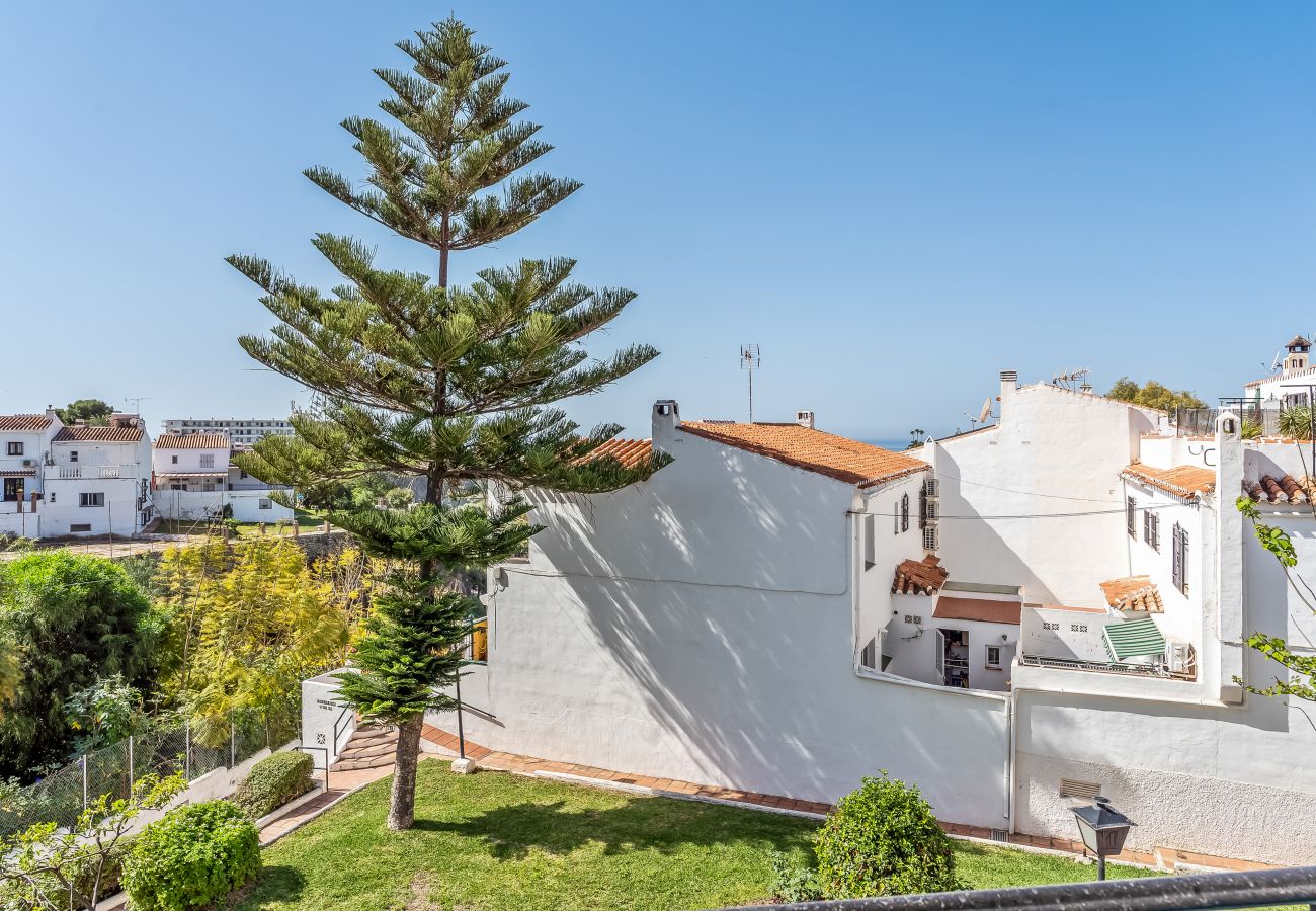 Terraced House in Nerja - Sunny Townhouse with Terrace in Nerja