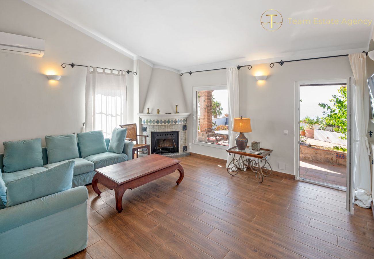 Villa i La Herradura - Lyxvilla med Havsutsikt, Privat Uppvärmd Pool (tillval)
