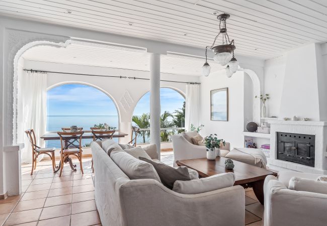 Villa i Almuñecar - Magisk havsutsikt, privat uppvärmd pool, 15 min, promenad till strand & restaurang Villa i Almuñecar - Magisk havsutsikt, privat uppvärmd pool, 15 min, promenad till strand & restaurang