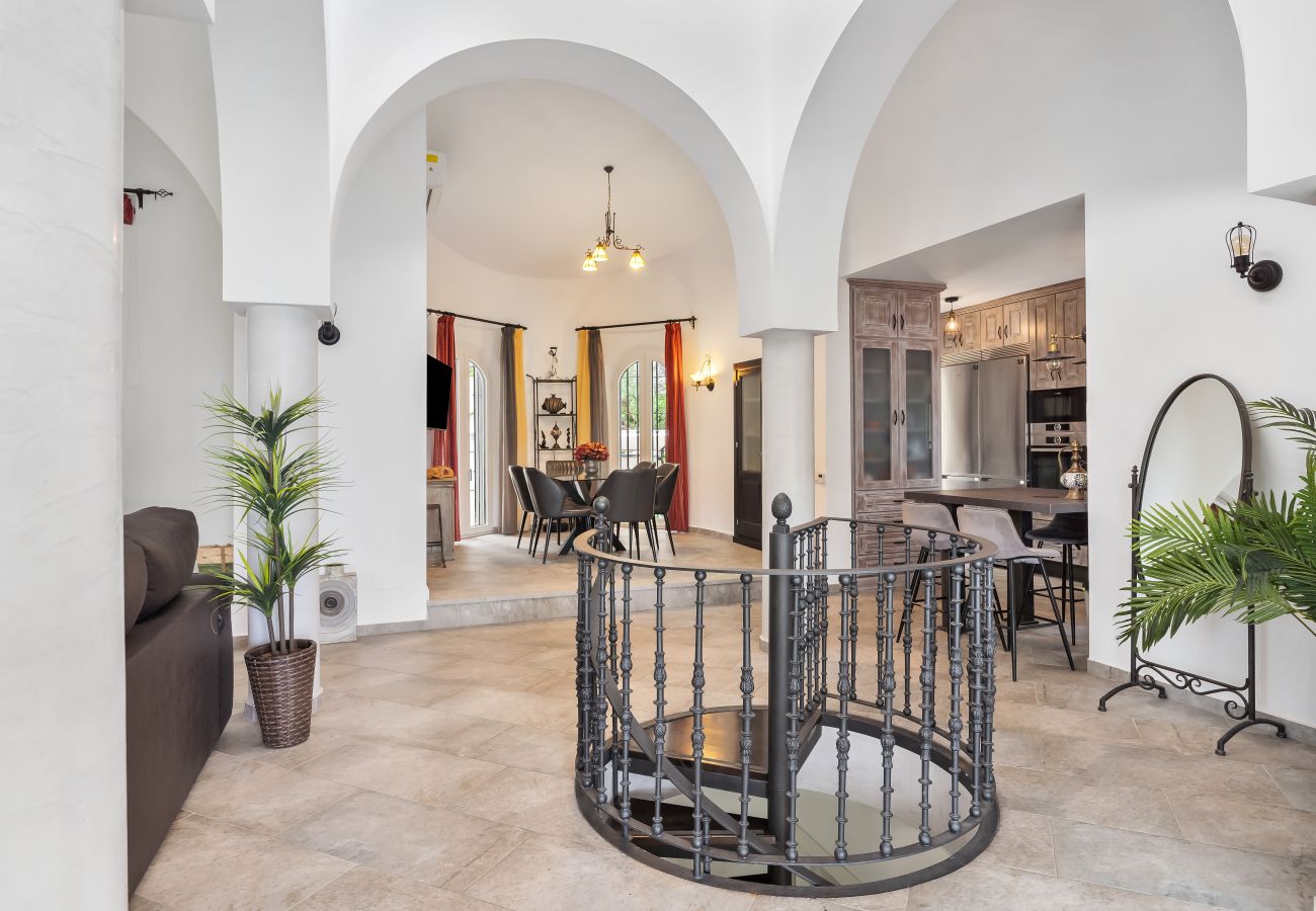 Villa i La Herradura - Vacker villa med havsutsikt, privat pool, 5 minuters promenad från stranden