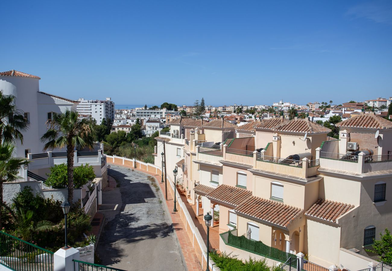 Radhus i Nerja - Solig Takterrass Nära Burriana-stranden