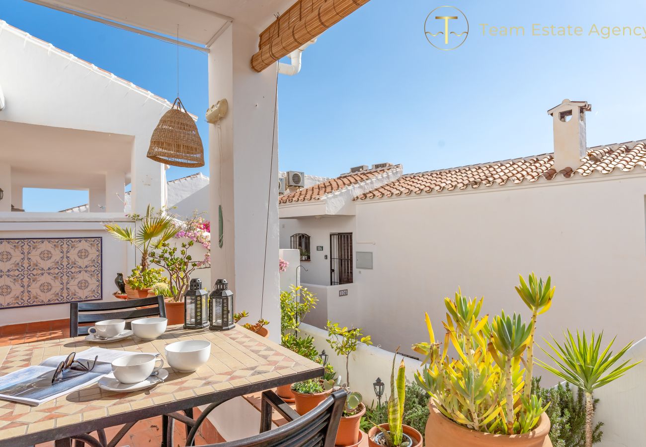 Lägenhet i Nerja - Naturnära boende & Nerjas största poolområde