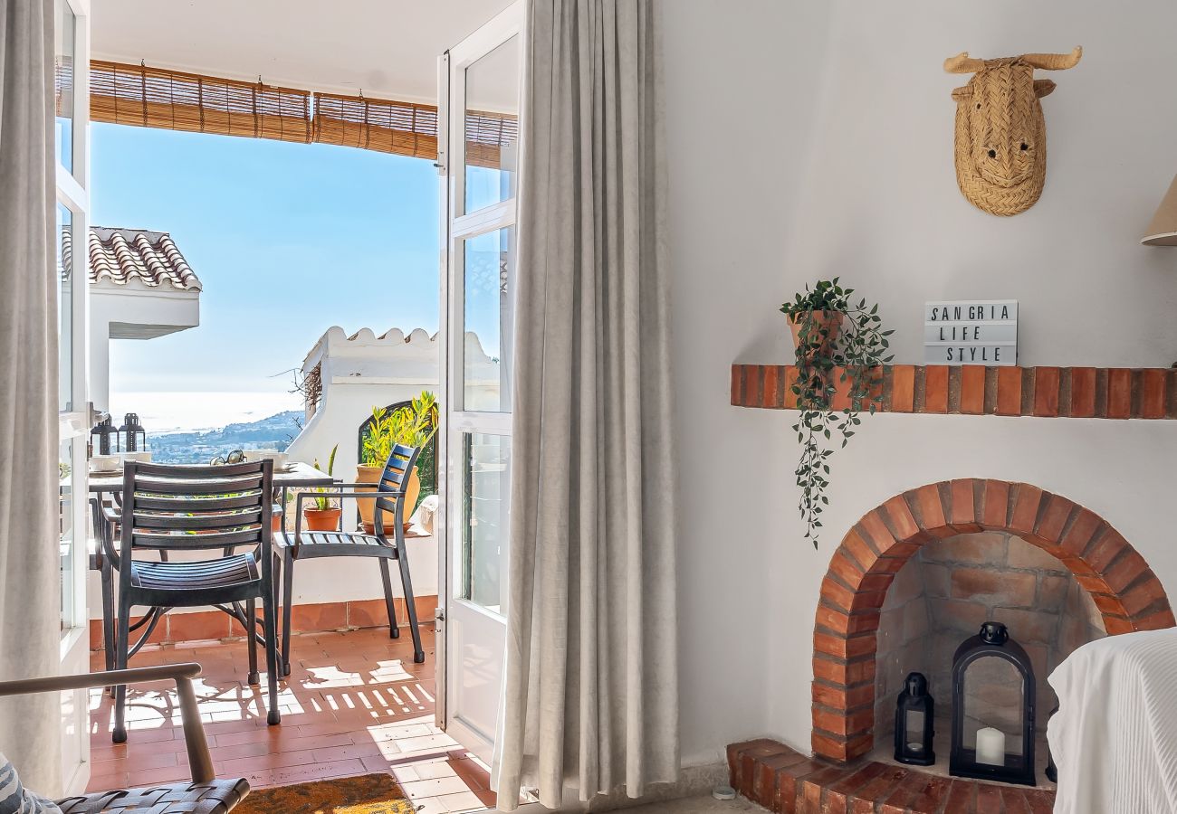 Lägenhet i Nerja - Naturnära boende & Nerjas största poolområde