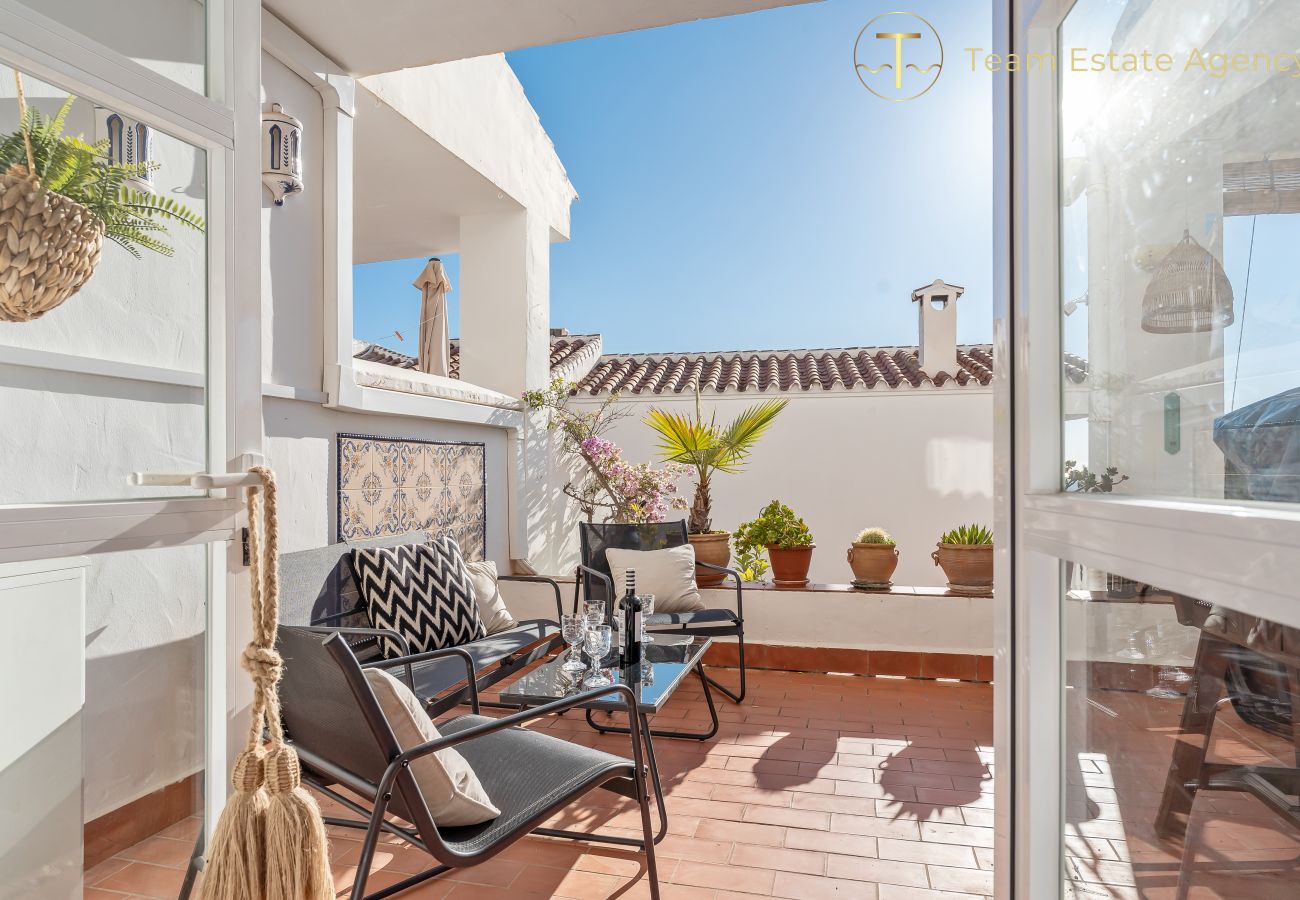 Lägenhet i Nerja - Naturnära boende & Nerjas största poolområde