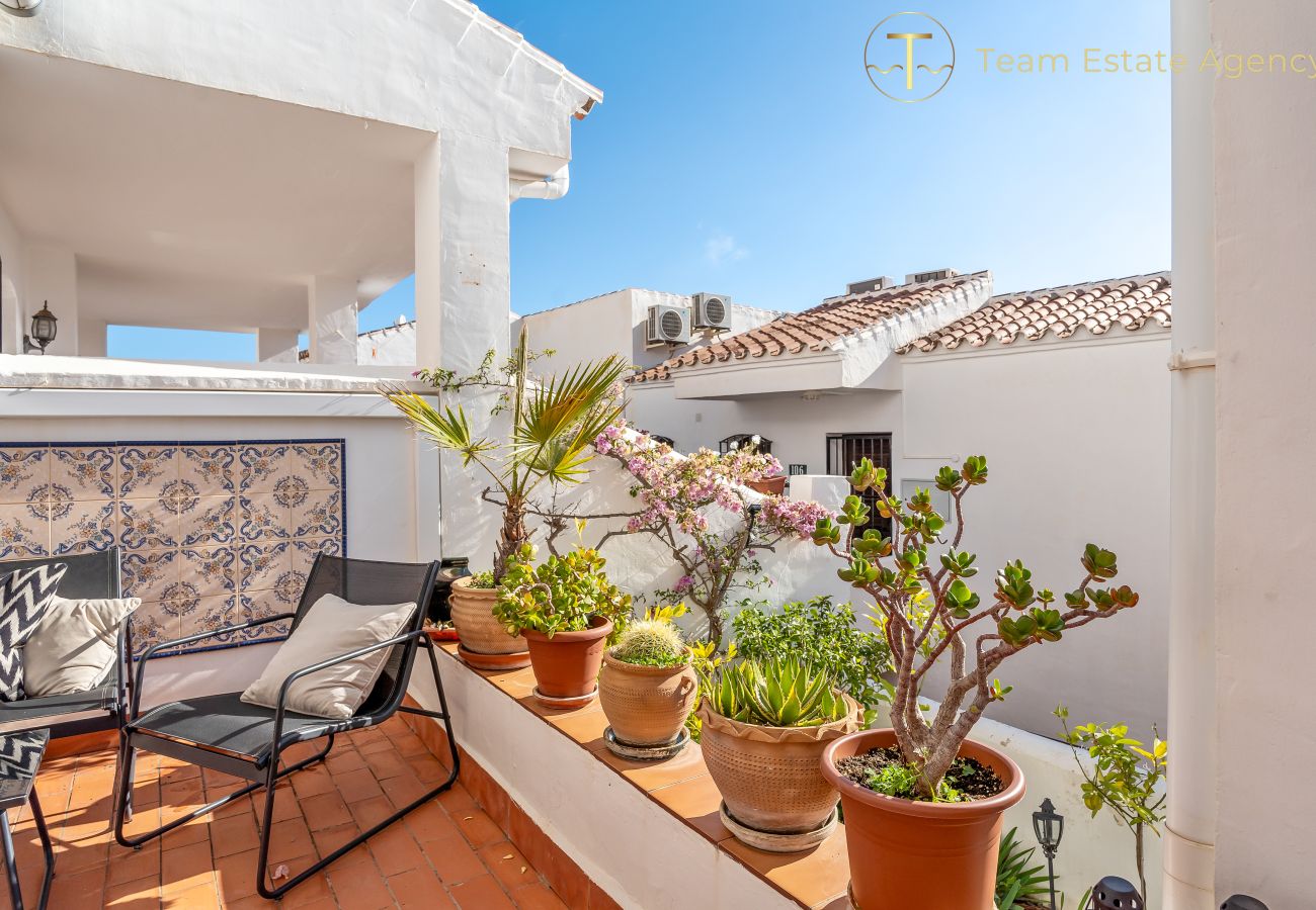 Lägenhet i Nerja - Naturnära boende & Nerjas största poolområde