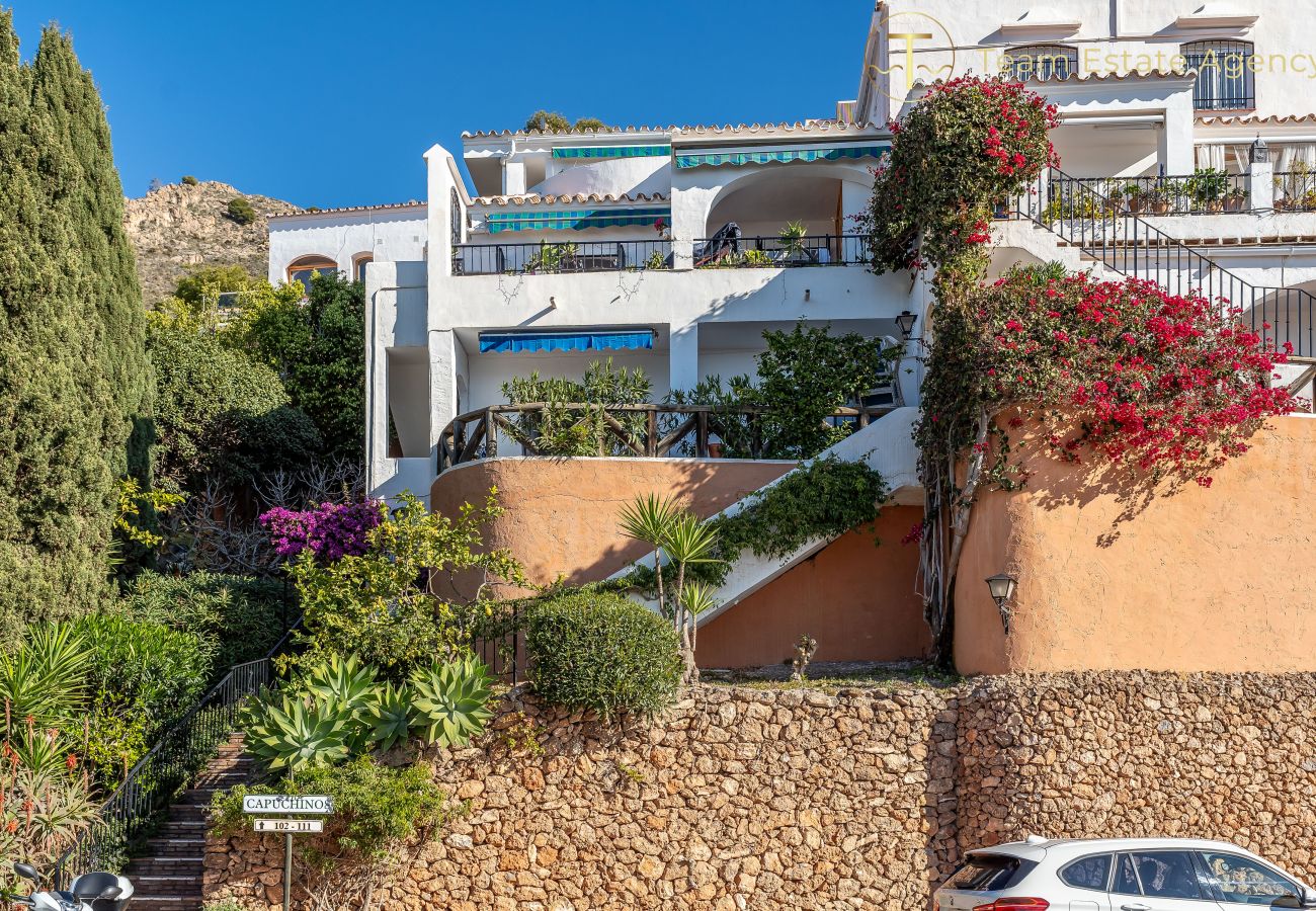 Lägenhet i Nerja - Naturnära boende & Nerjas största poolområde