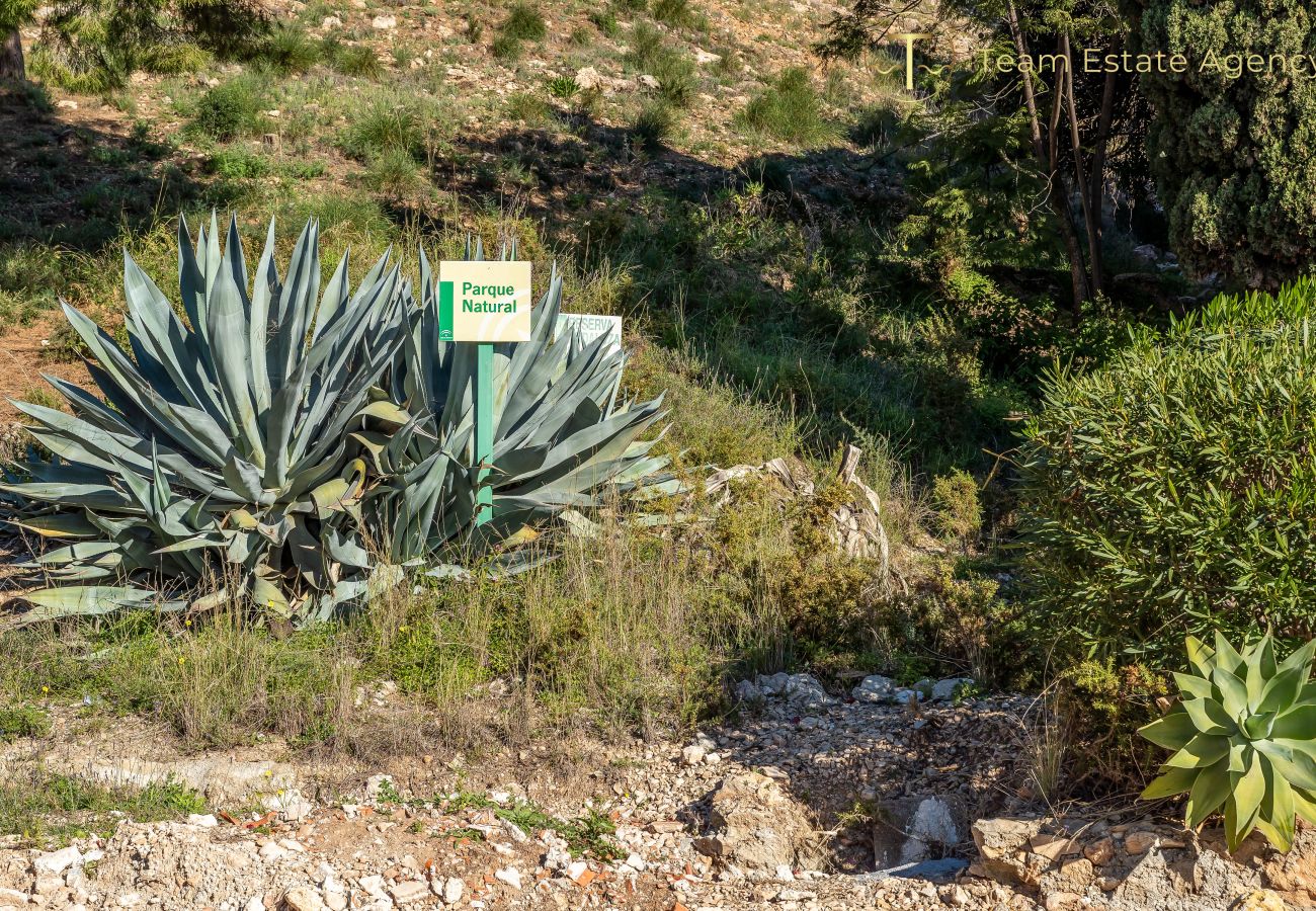 Lägenhet i Nerja - Naturnära boende & Nerjas största poolområde