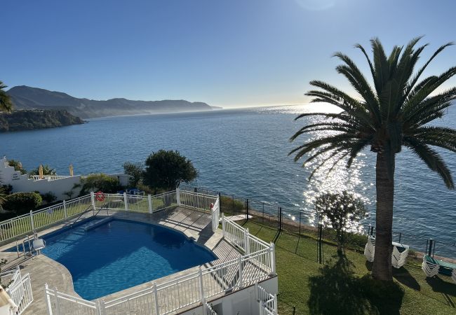 Lägenhet i Nerja - Centralt belägen lägenhet i Nerja – Os lagbart läge!