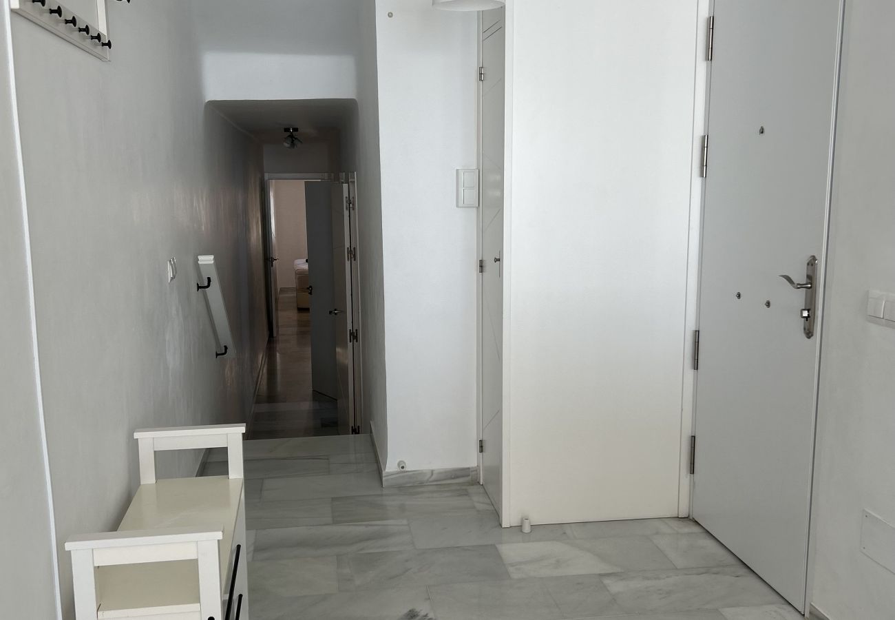 Lägenhet i Nerja - Centralt belägen lägenhet i Nerja – Os lagbart läge!