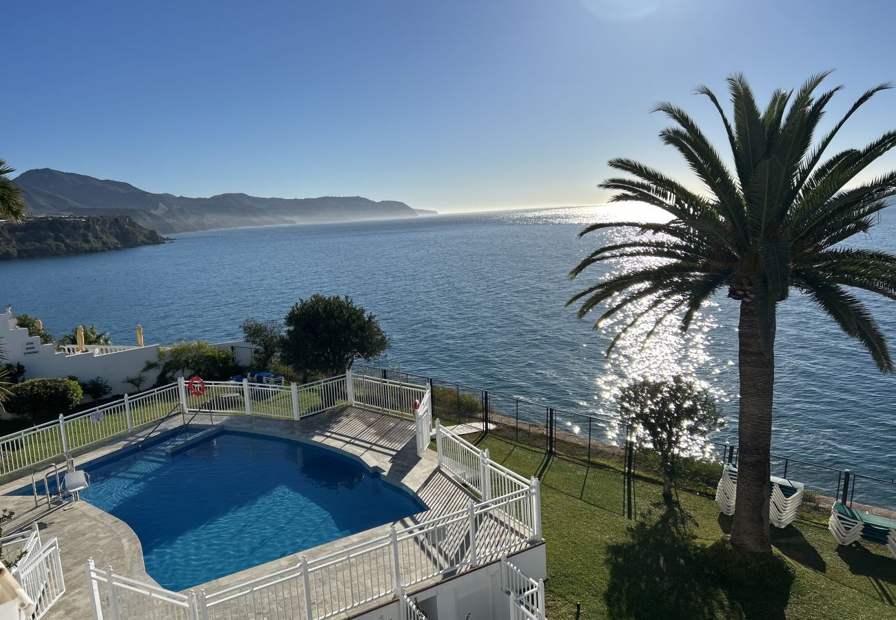 Lägenhet i Nerja - Centralt belägen lägenhet i Nerja – Os lagbart läge!