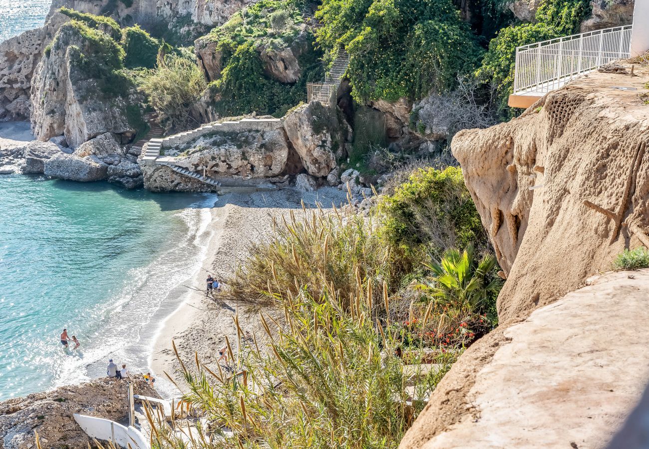 Lägenhet i Nerja - Centralt belägen lägenhet i Nerja – Os lagbart läge!