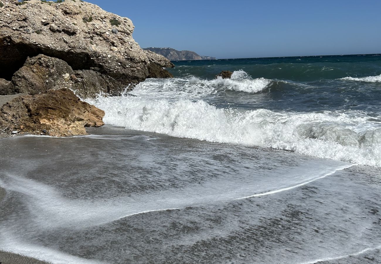 Lägenhet i Nerja - Bo vid stranden – Perfekt centralt läge i Nerja