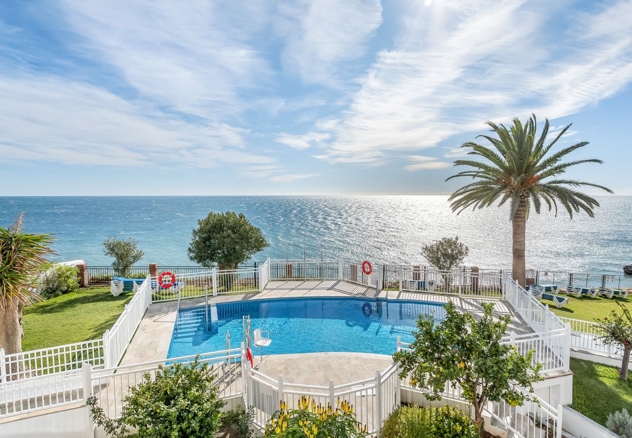 Lägenhet i Nerja - Bo vid stranden – Perfekt centralt läge i Nerja