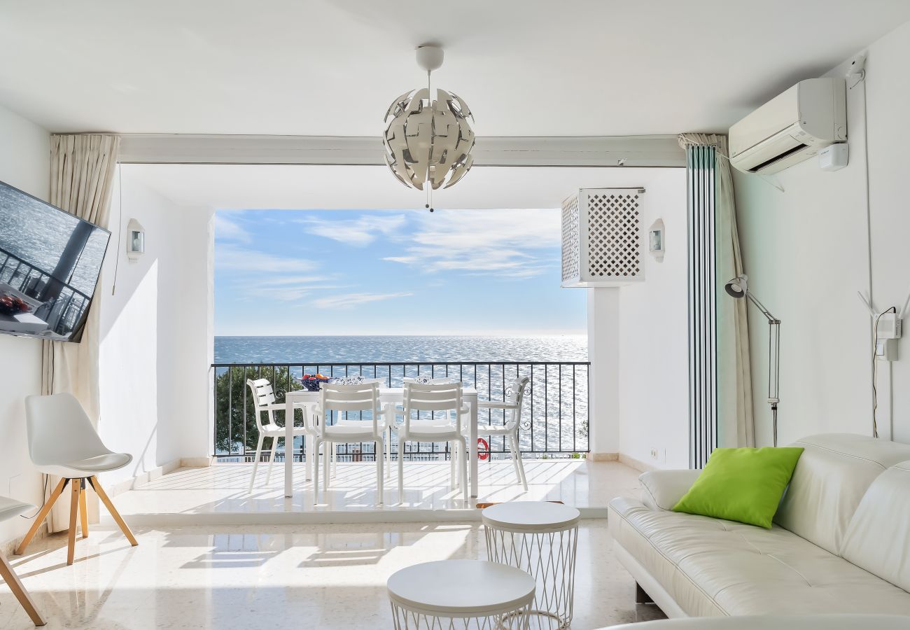 Lägenhet i Nerja - Bo vid stranden – Perfekt centralt läge i Nerja