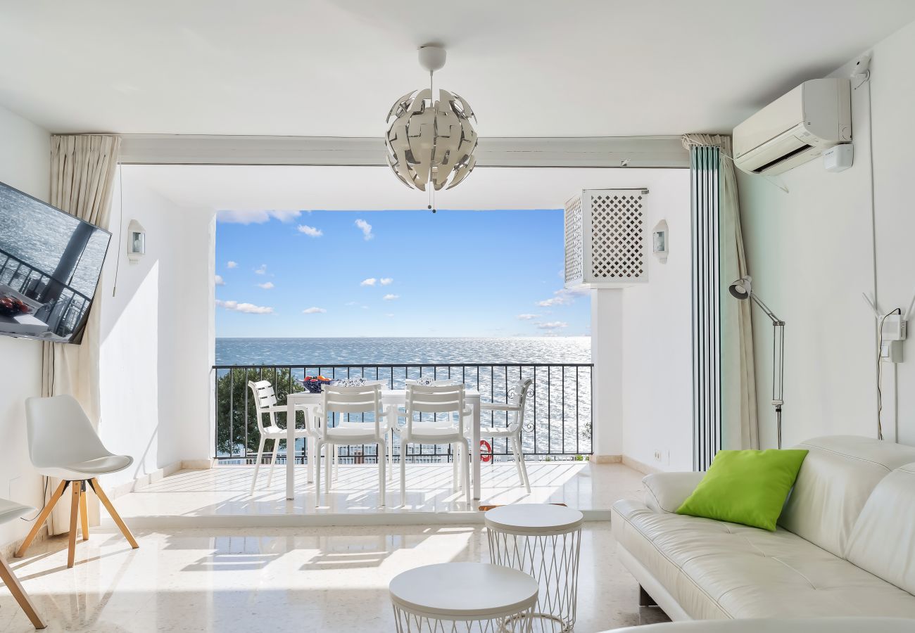 Lägenhet i Nerja - Bo vid stranden – Perfekt centralt läge i Nerja