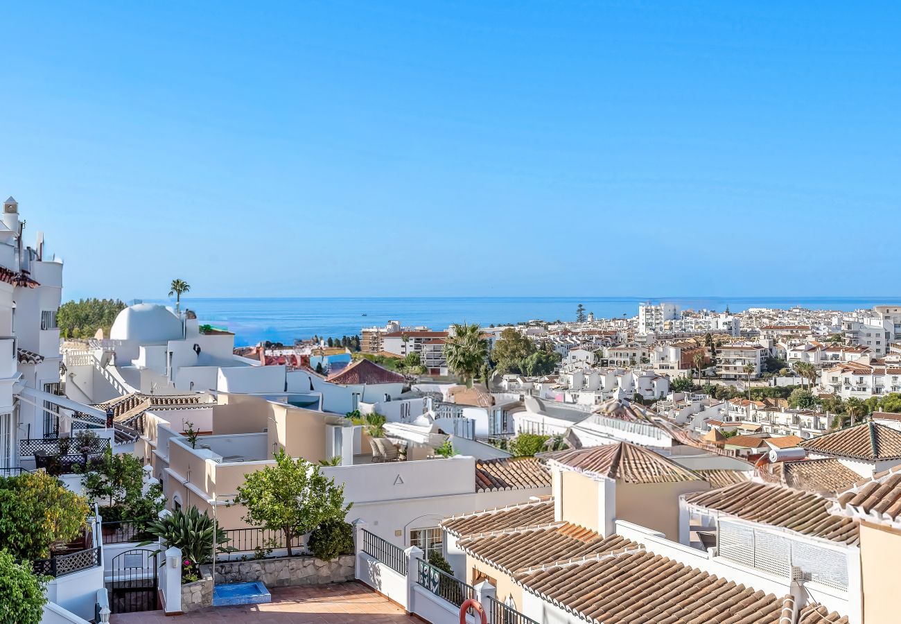 Radhus i Nerja - Burriana-stranden – radhus med 3 rymliga terrasser och havsutsikt