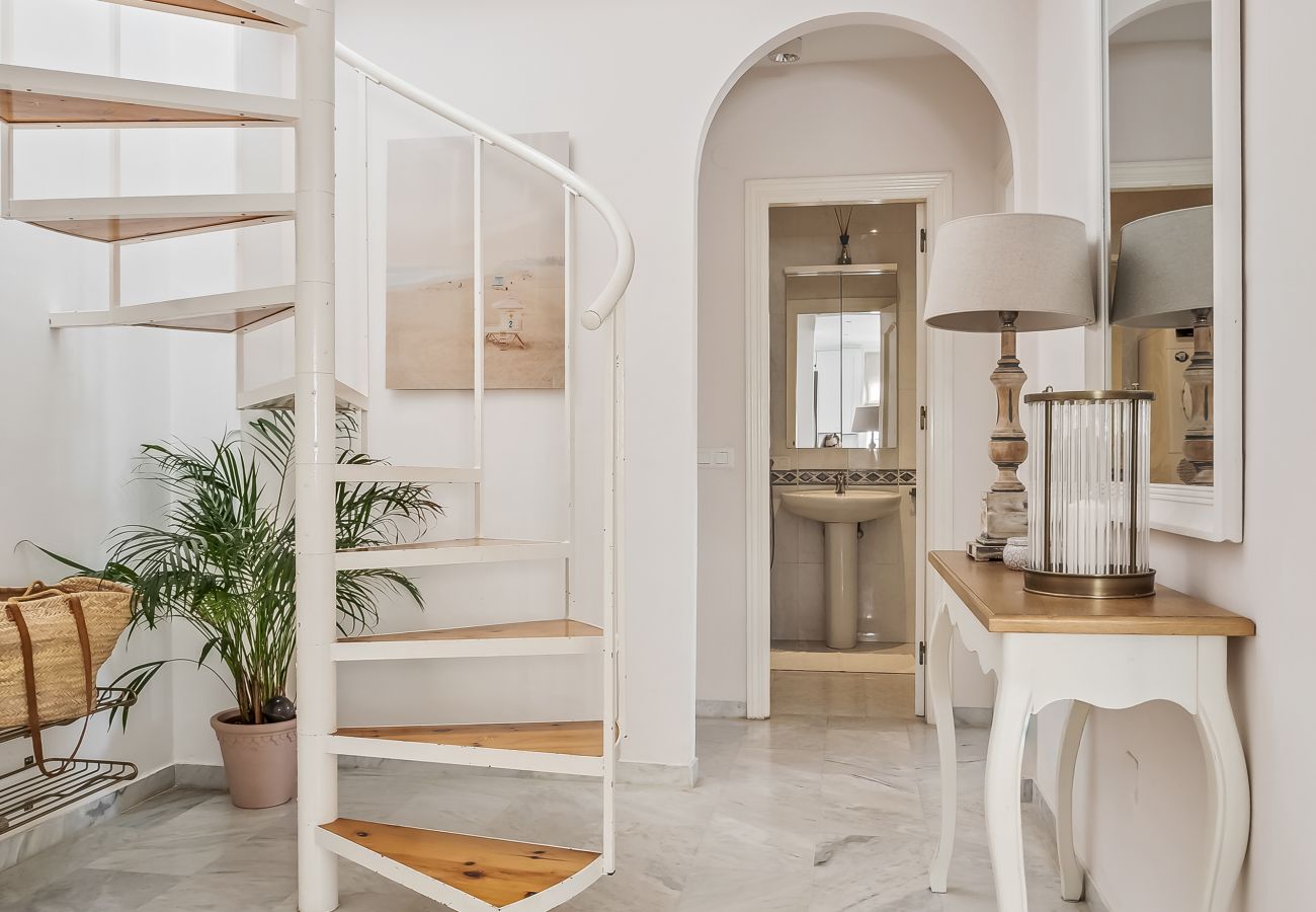 Radhus i Nerja - Fantastisk Terrass, Elegant Hem i Nerja