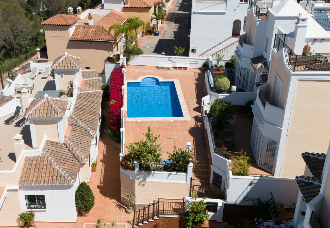 Radhus i Nerja - Fantastisk Terrass, Elegant Hem i Nerja